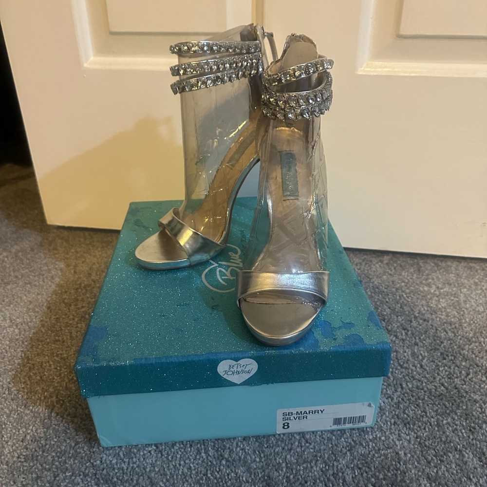 Women’s Betsey Johnson PreLoved Silver 4 Inch Heels with Sparkling Straps Size 8